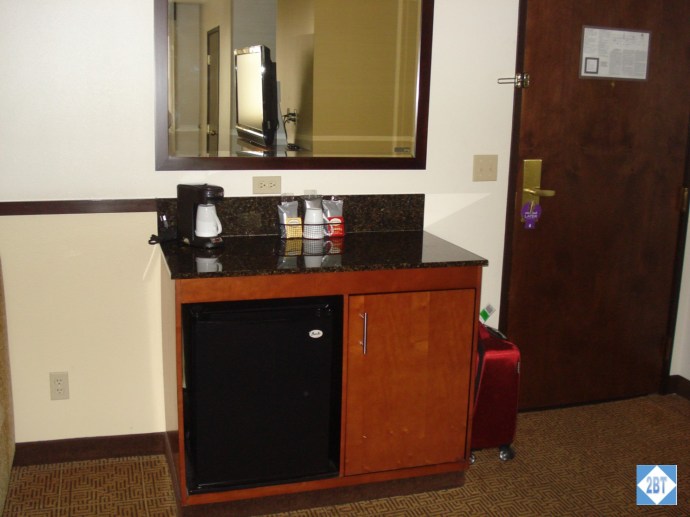 hp-mke-airport-mini-bar-coffee