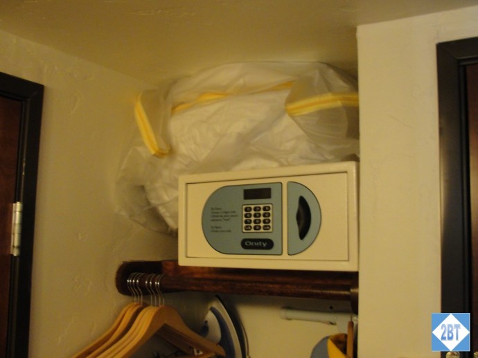 hi-vail-safe-and-hangers