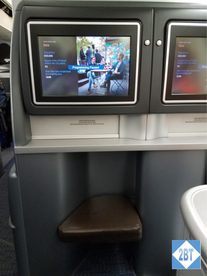 ua-972-ife-and-footwell