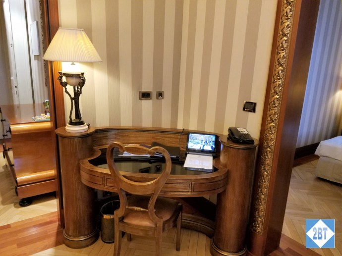 boscolo-jr-suite-desk