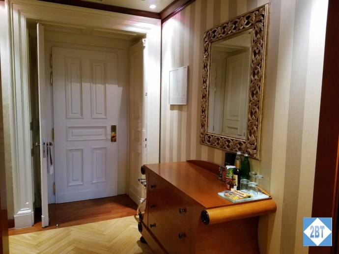 boscolo-jr-suite-entry