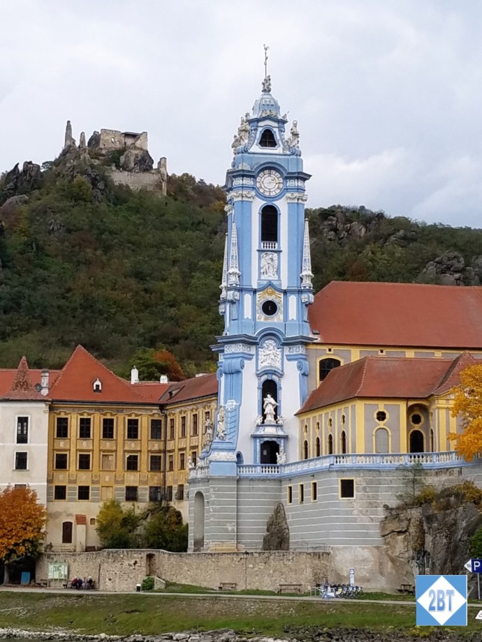 The Blue Church with the remains of Dürnstein Castle up on the hill