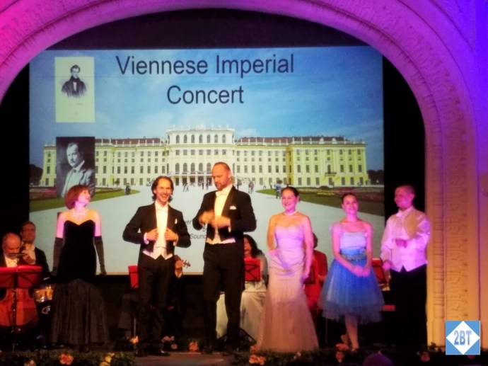 vie-concert-singers-and-dancers